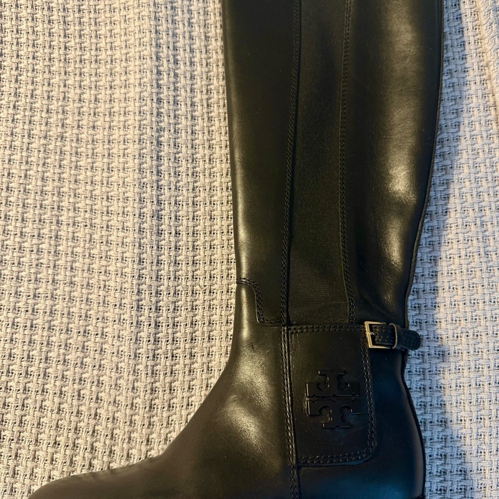 Tory Burch Perfect Black Wyatt 2 Boot Calf Leather Stretch. Like New! - Picture 4 of 12